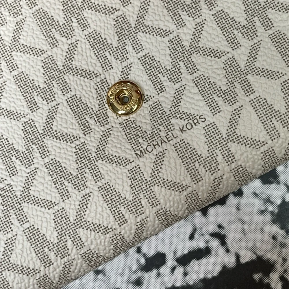 (new+tag) Michael Kors jet set travel large trifold wallet